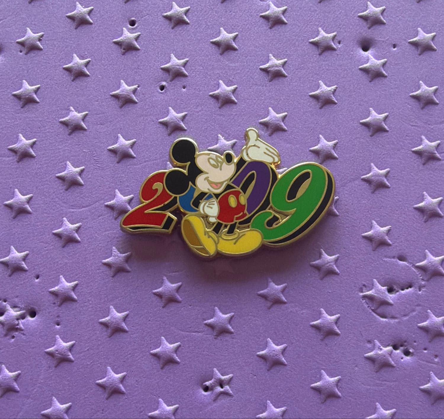 Mickey Mouse 2009 Dated Pin front