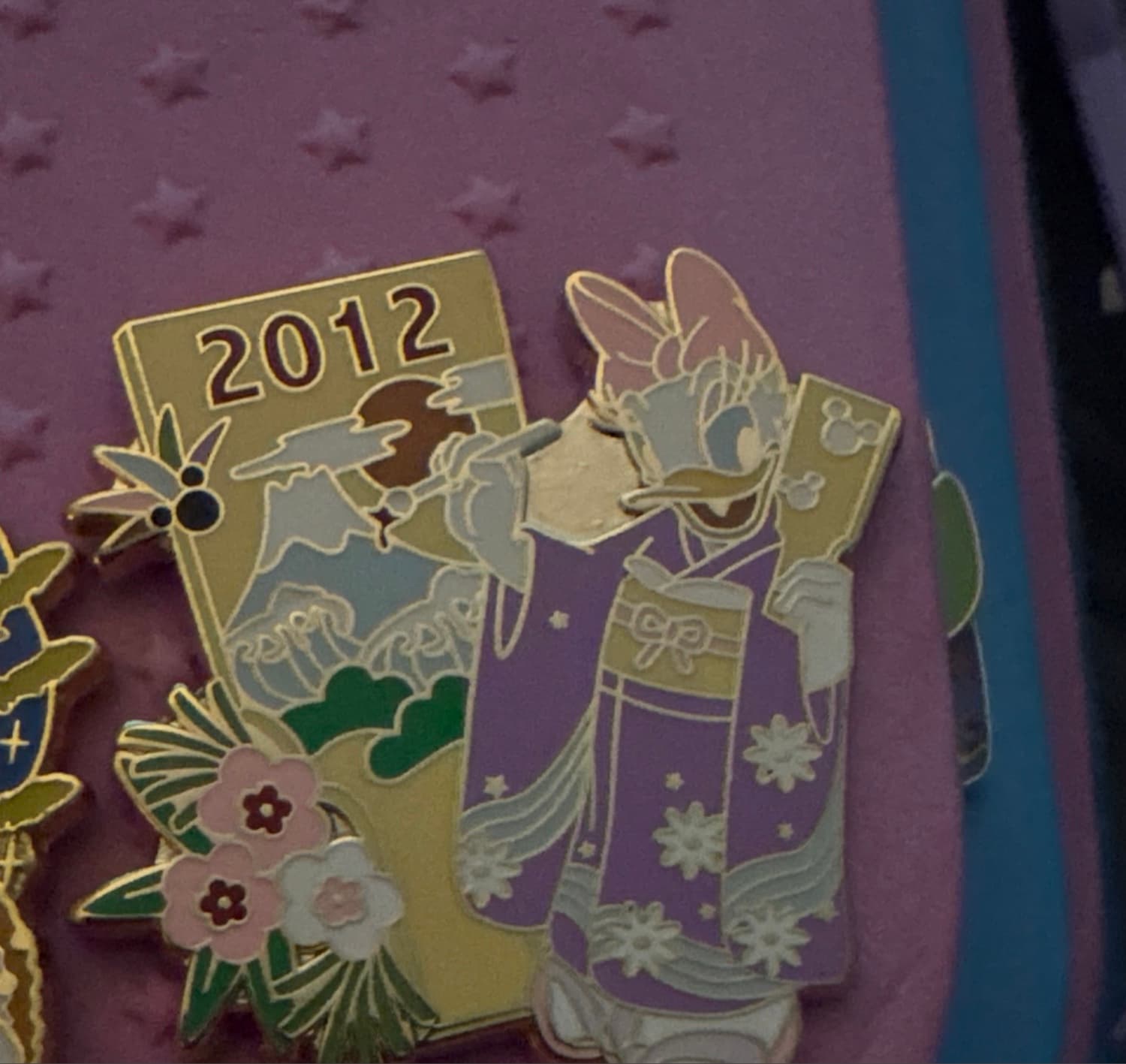 Daisy Duck New Year 2012 Kimono with Mount Fuji Pin