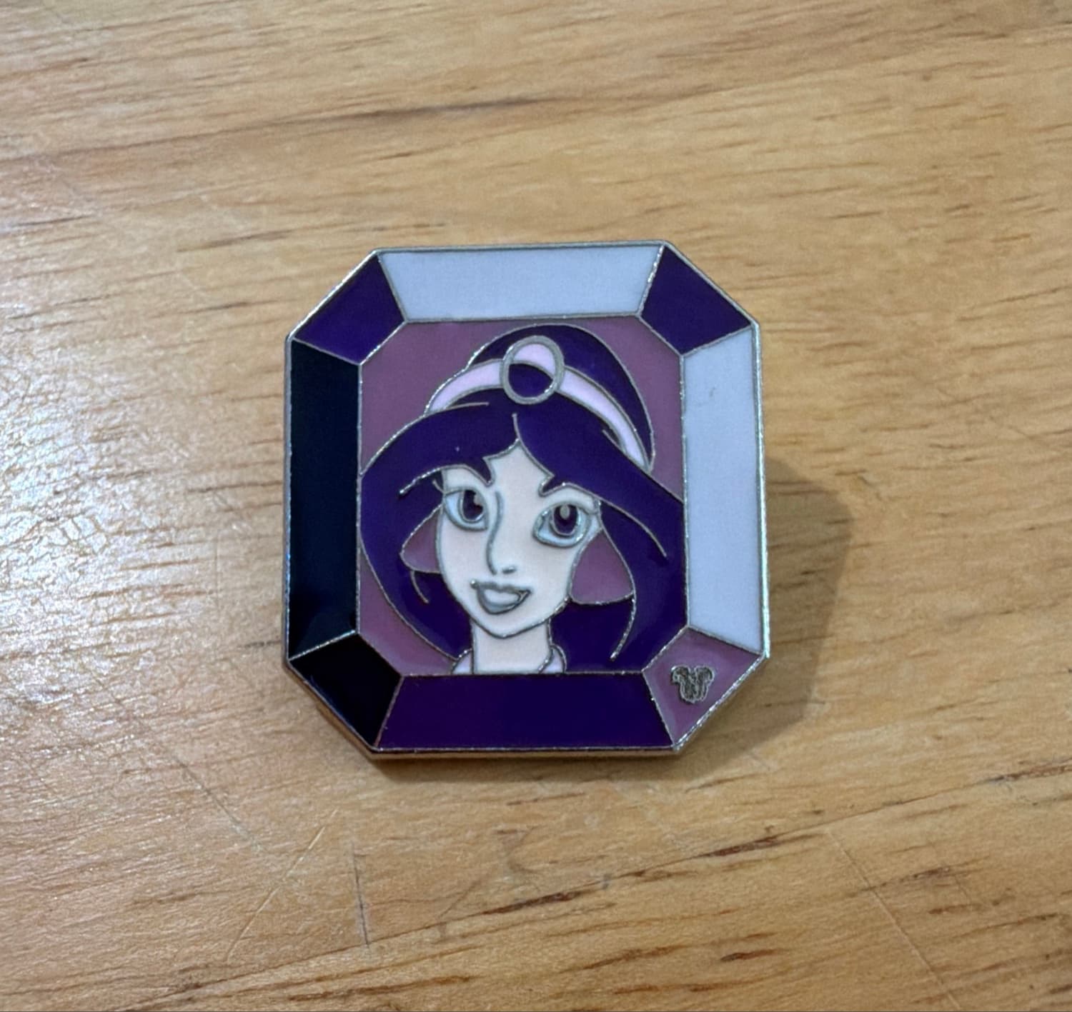 Princess Jasmine Gem Frame Pin