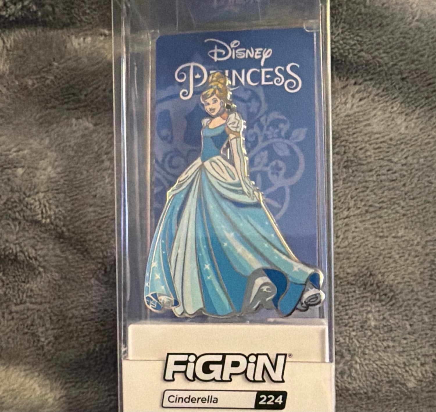 FiGPiN #224 Disney Princesses: Cinderella