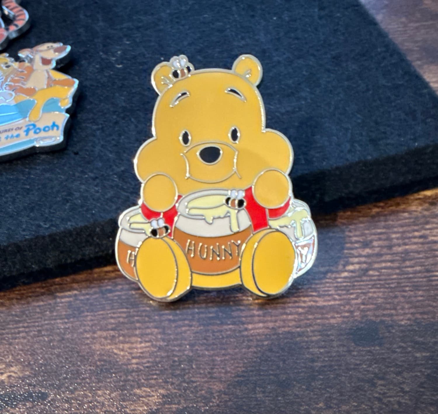 Winnie the Pooh Hunny Pots Bees Chibi Pin front