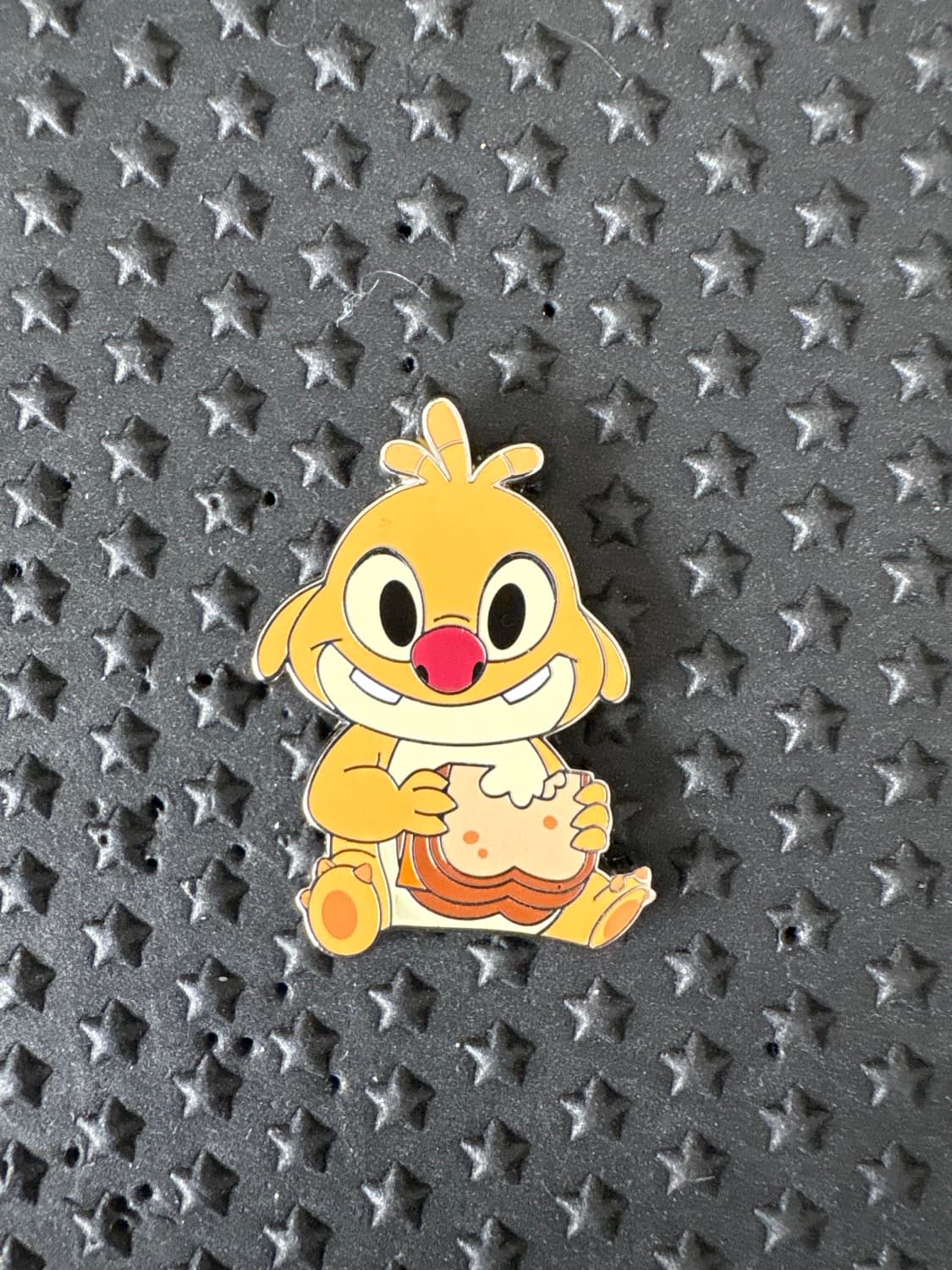 Reuben Eating Sandwich - Lilo & Stitch Pin Trading Starter Set front