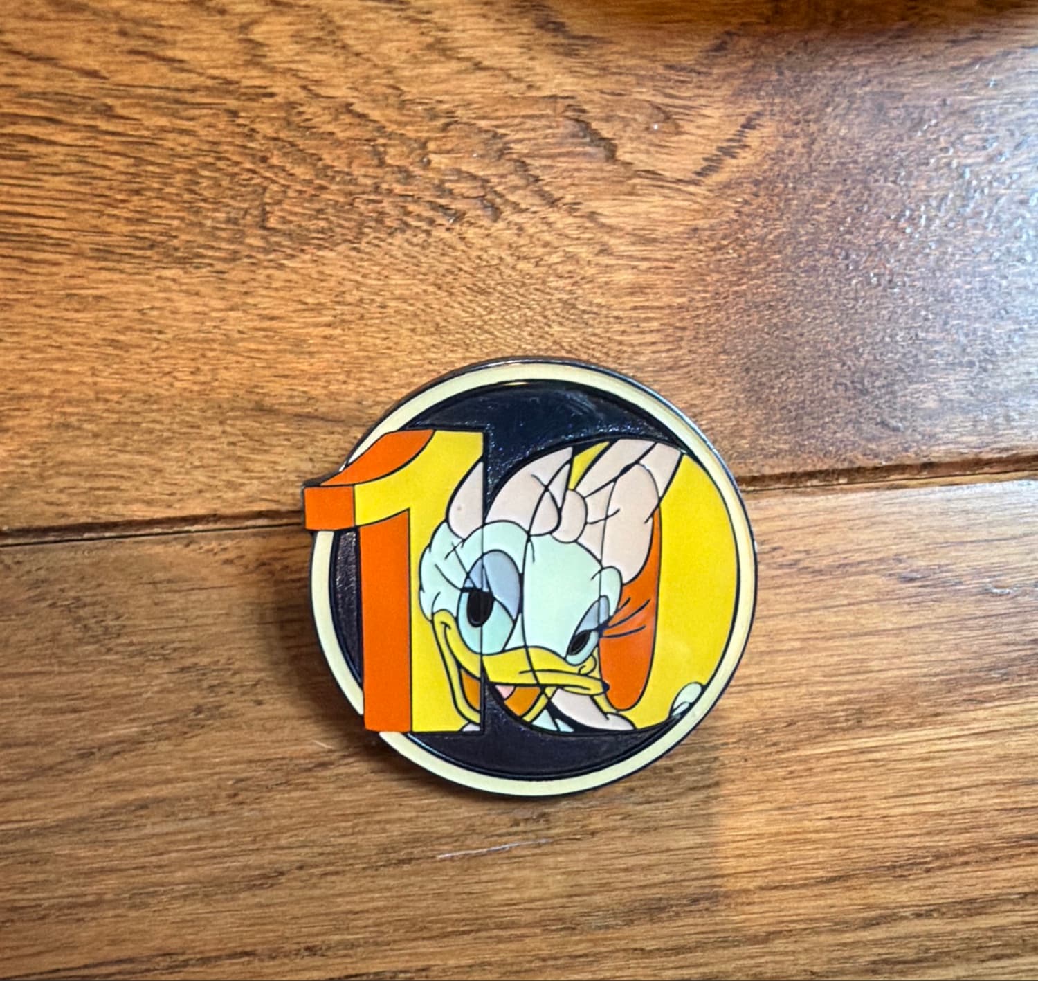 Daisy Duck - Pin Trading 10th Anniversary - Desyat front