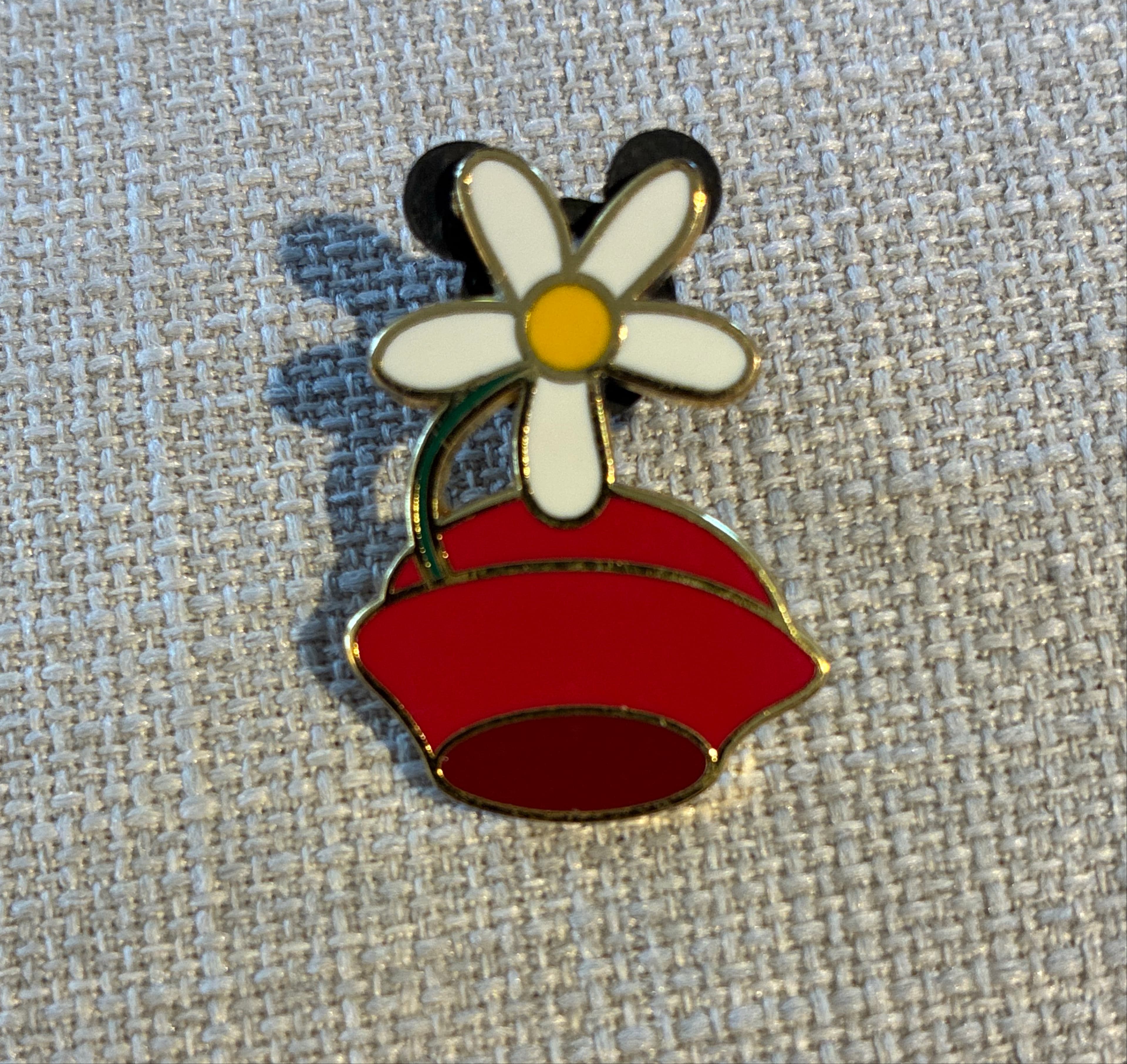 Minnie Mouse's Flower Hat Pin
