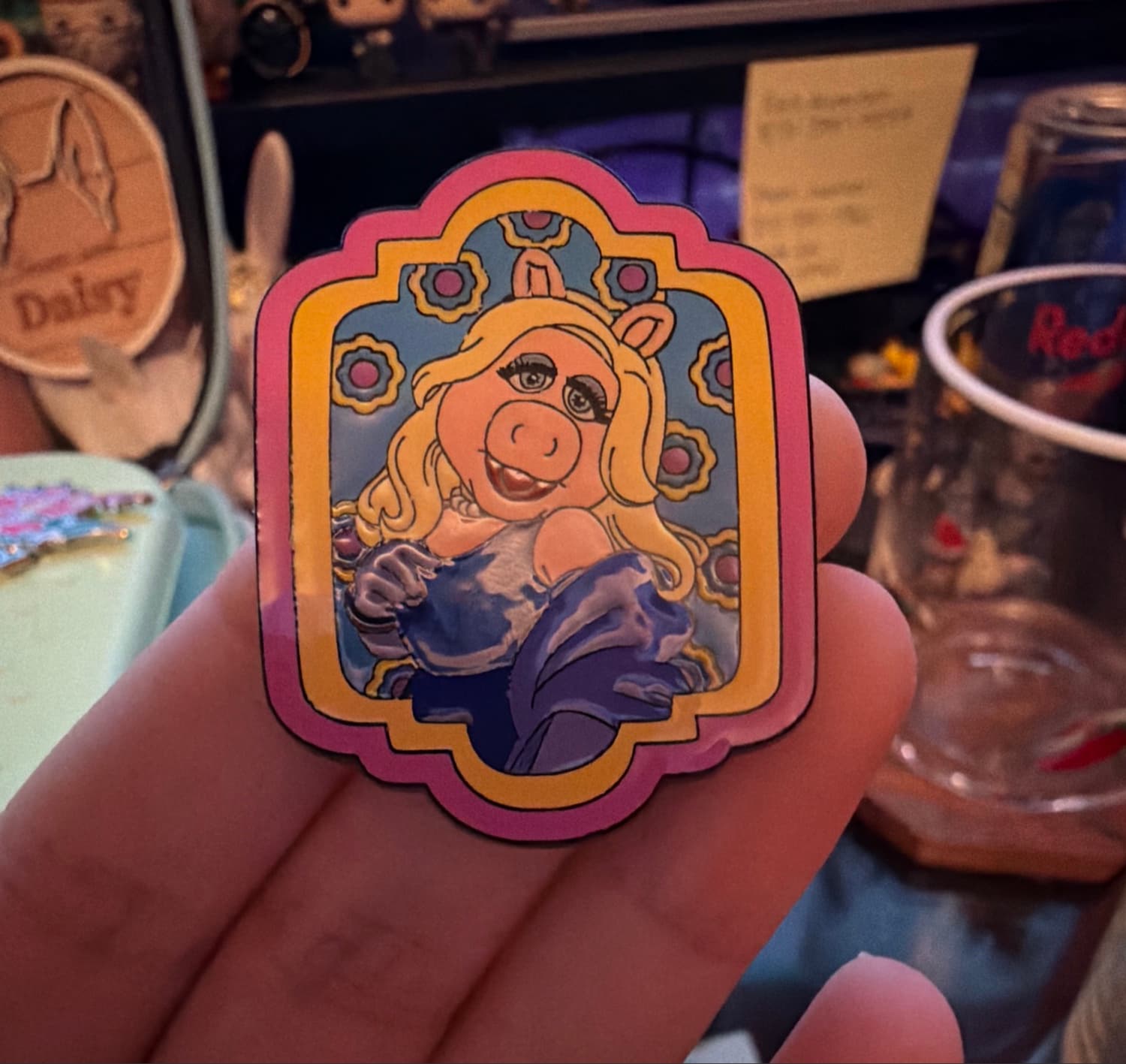 Miss Piggy - The Muppets Framed Characters Blind Box Pin Set