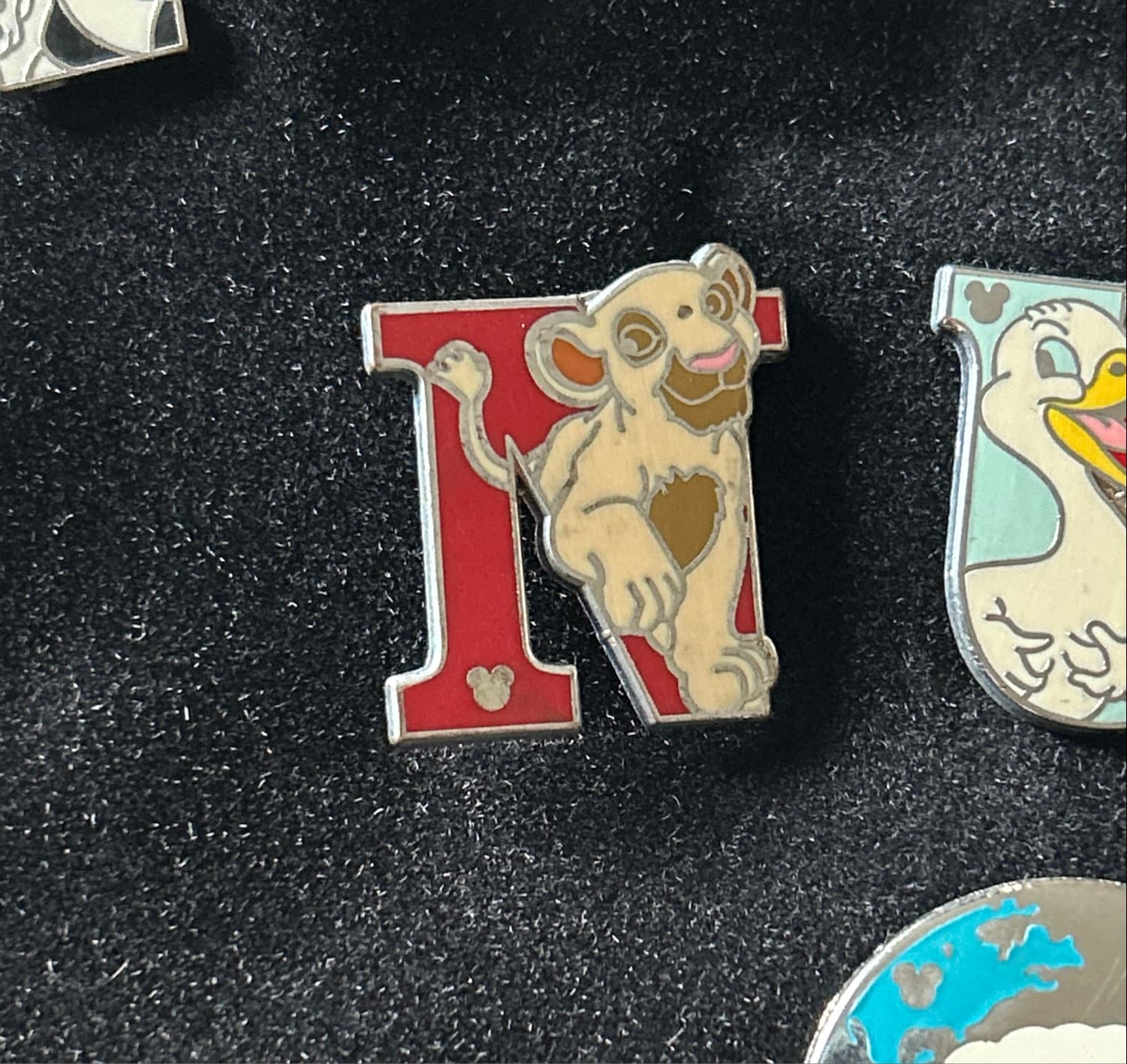 Nala - Alphabet Hidden Mickey Pin (Letter N) front