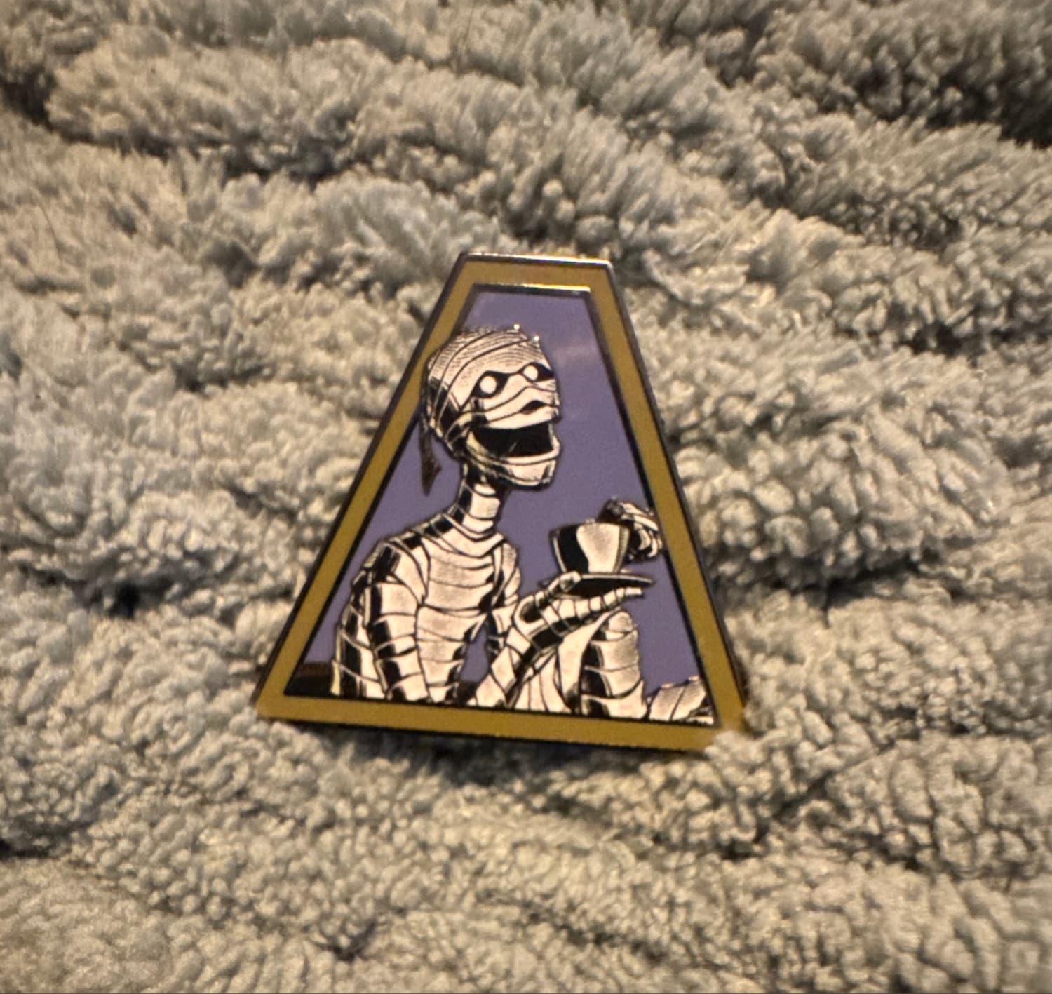 Mummy with Teacup Haunted Mansion Mystery Disney Pin front