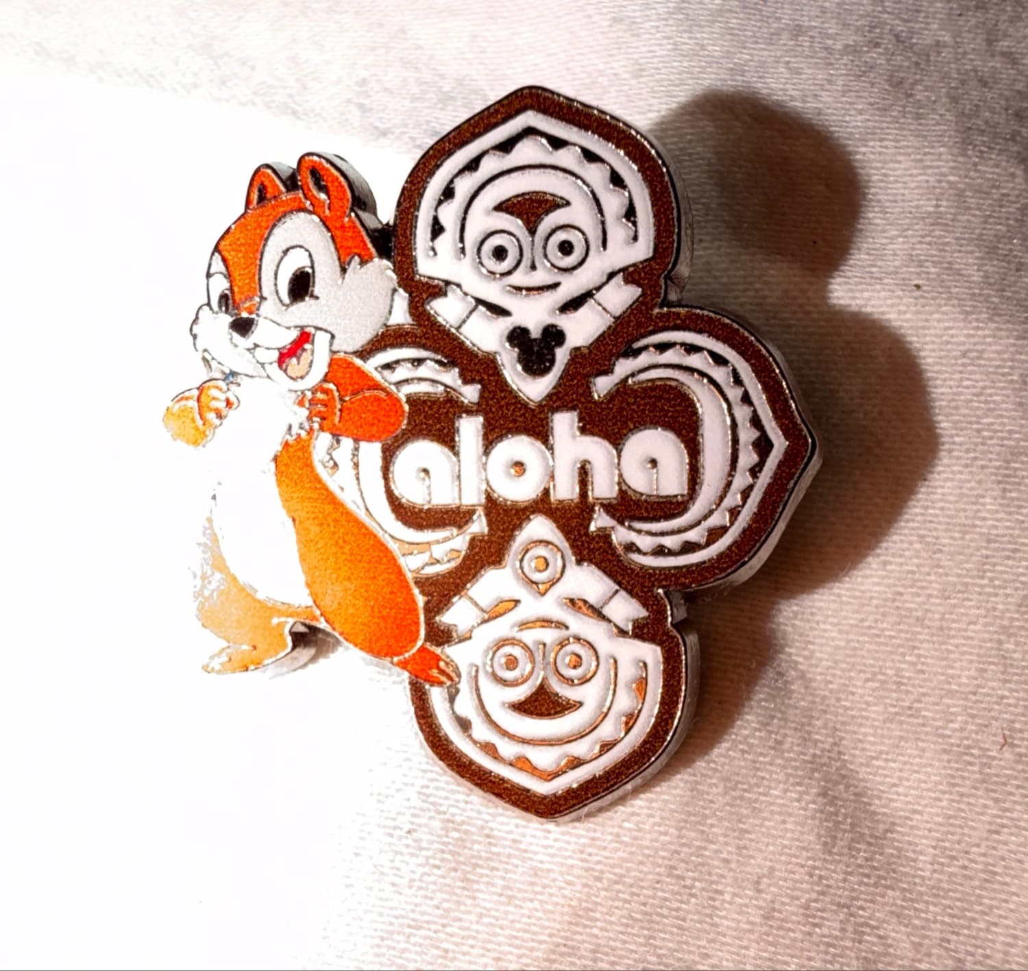 Dale - Aloha - Hidden Mickey Series III - It's a Small World