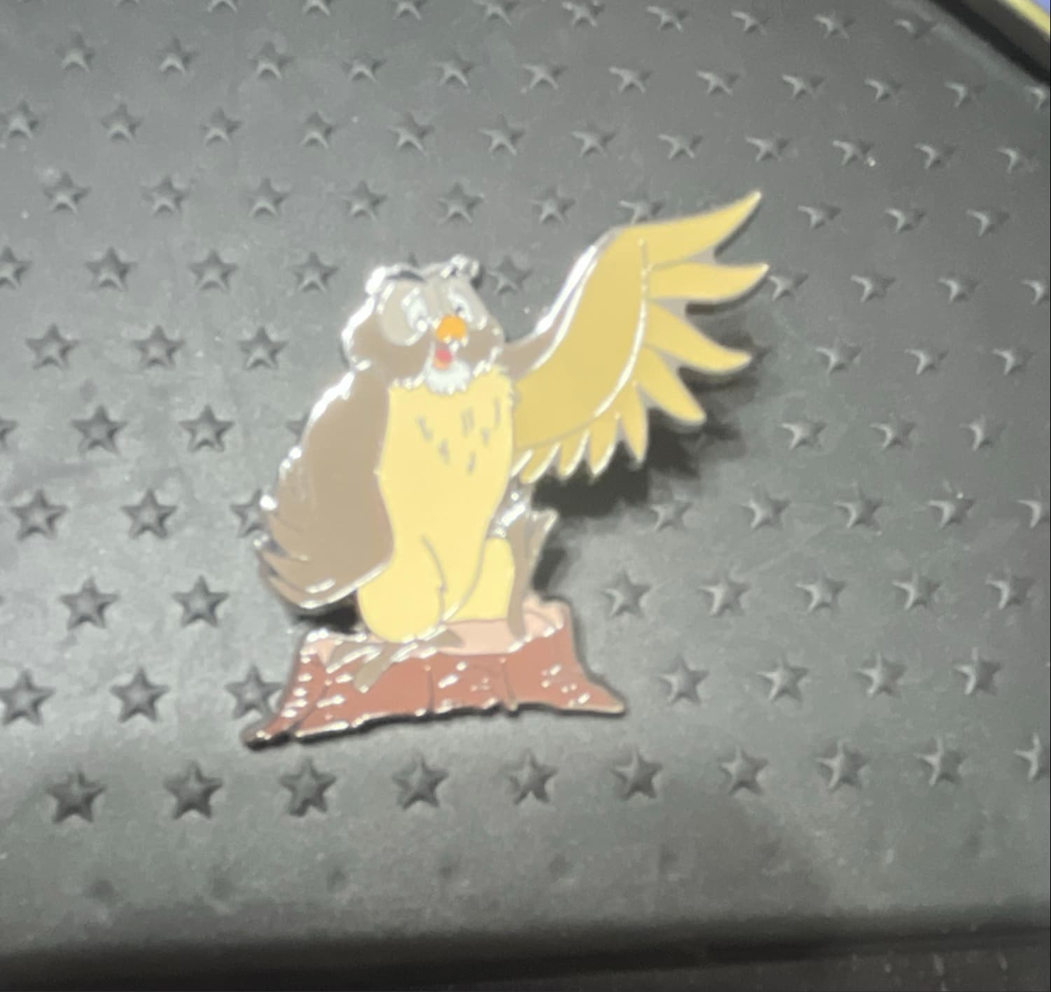 Owl Standing on a Stump Waving - Winnie the Pooh Pin