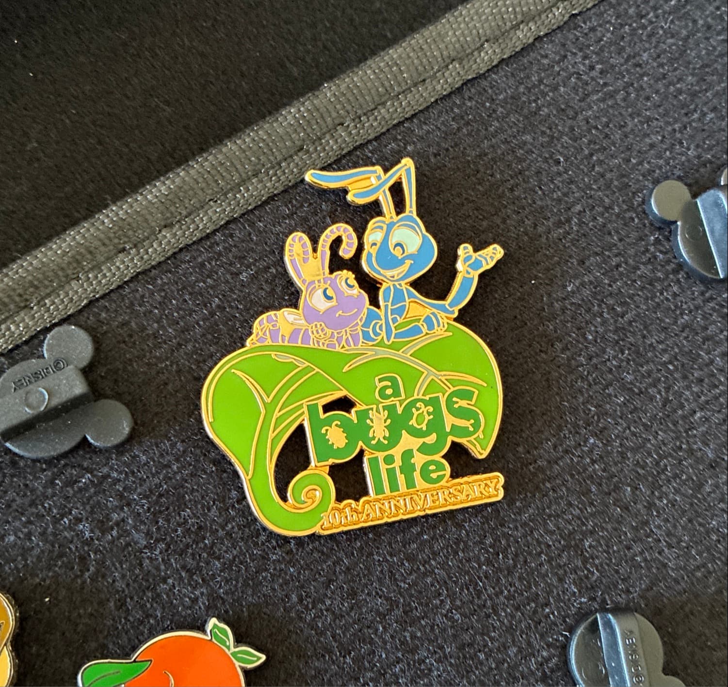 A Bug's Life - 10th Anniversary Flik and Dot Pin front