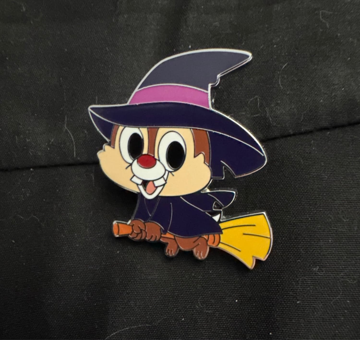 Dale as Witch - Chip 'n Dale ''Trick or Chipmunk'' Mystery Pin Set front