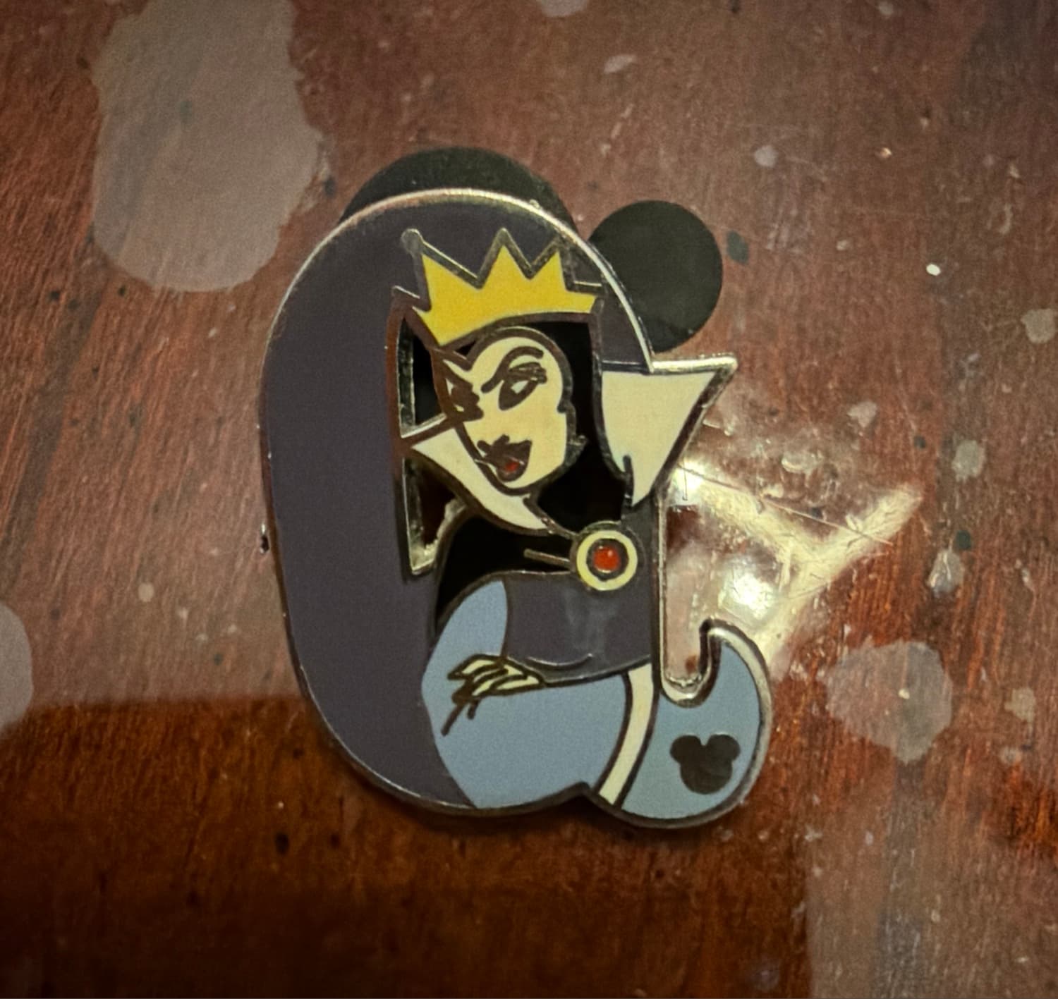 Q — Evil Queen front