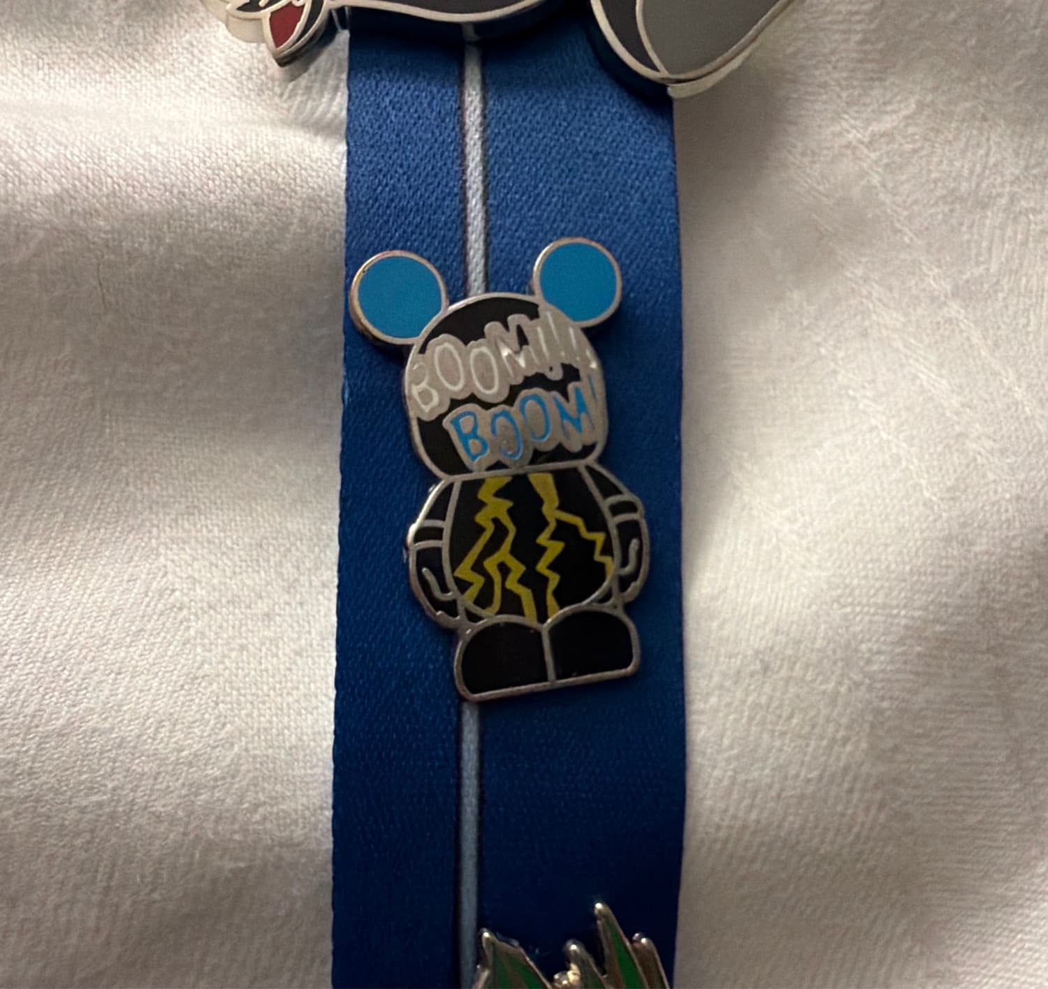Vinylmation Jr Mystery Series #5 This and That - Thunder and Lightning
