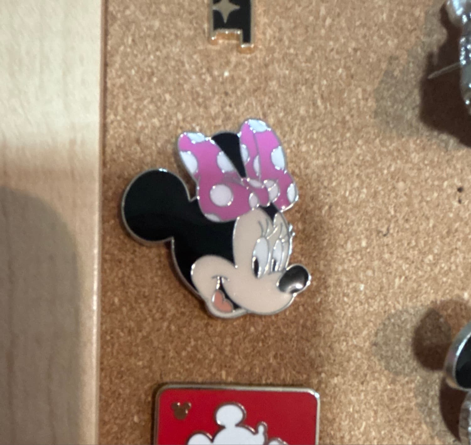 Minnie Mouse Head with Pink Bow