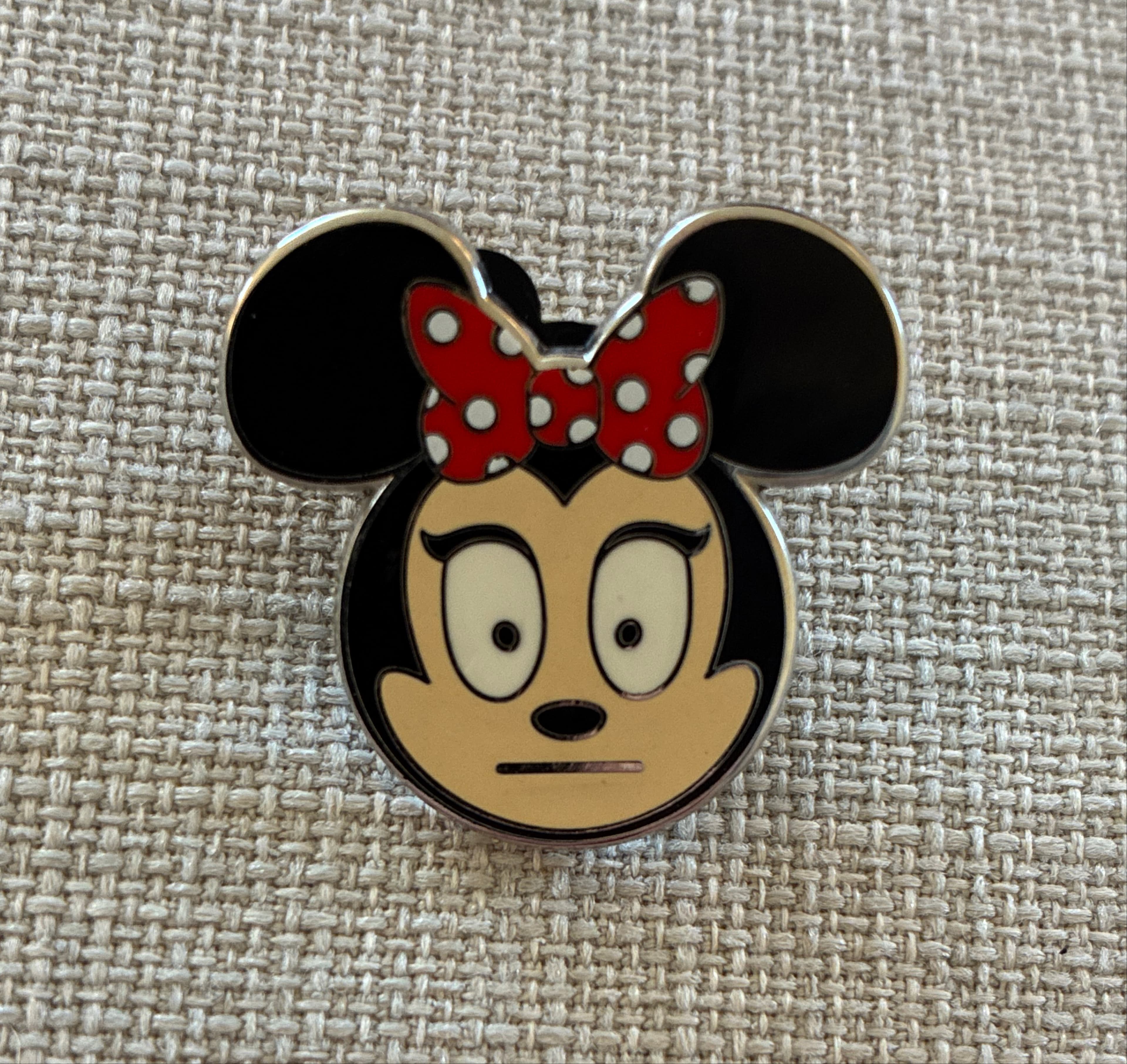 Minnie Mouse Surprise Face Emoji Pin