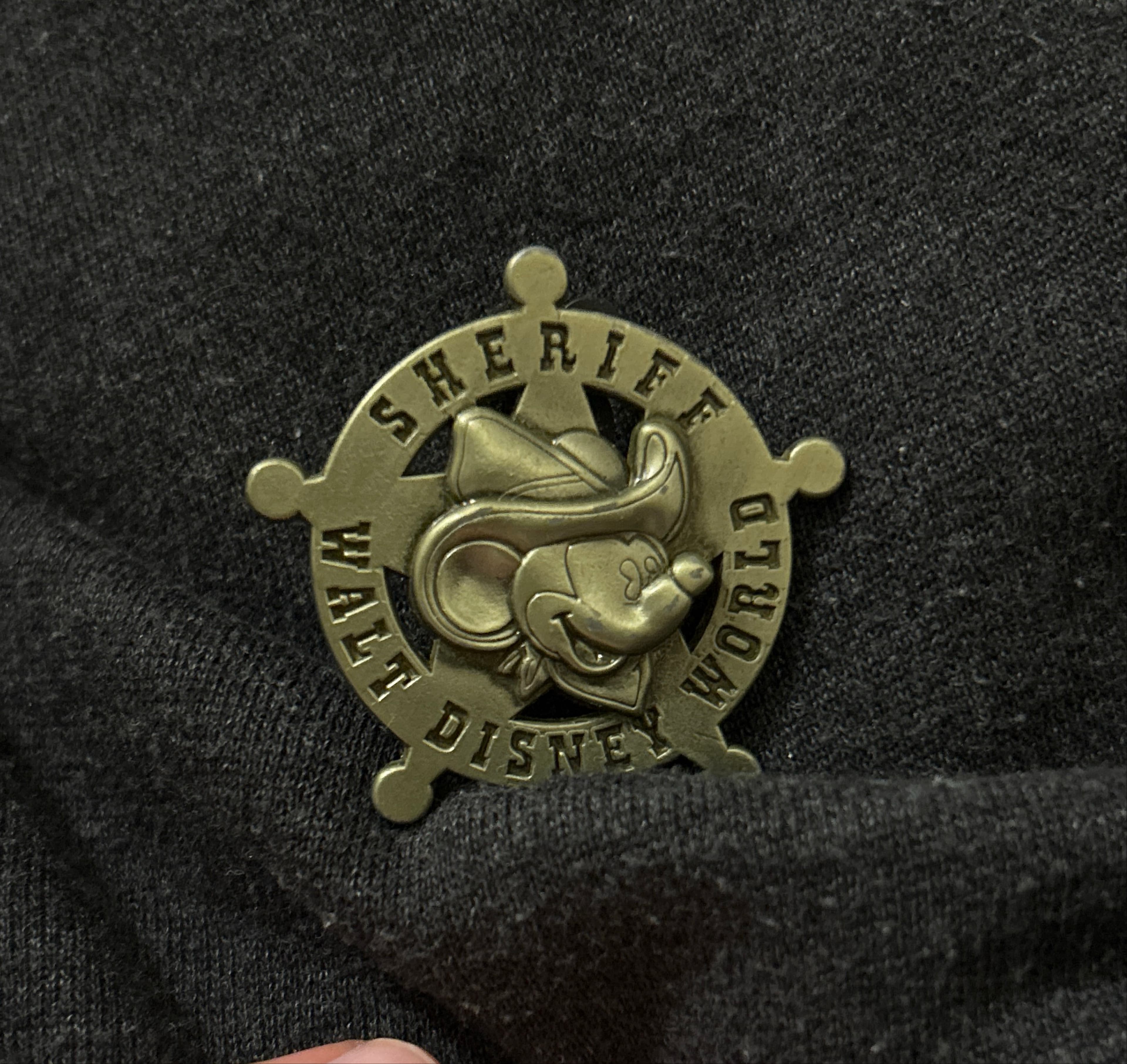 Mickey Mouse Walt Disney World Sheriff Pin