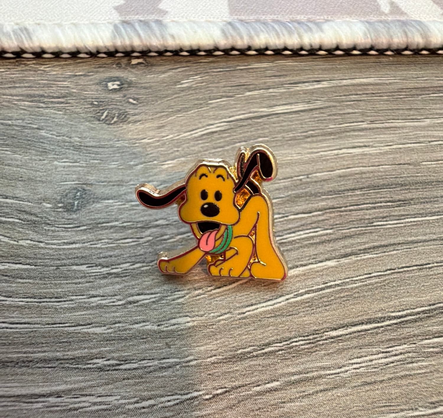 Pluto PALM Mini Micro Mystery Cats and Dogs Pin front