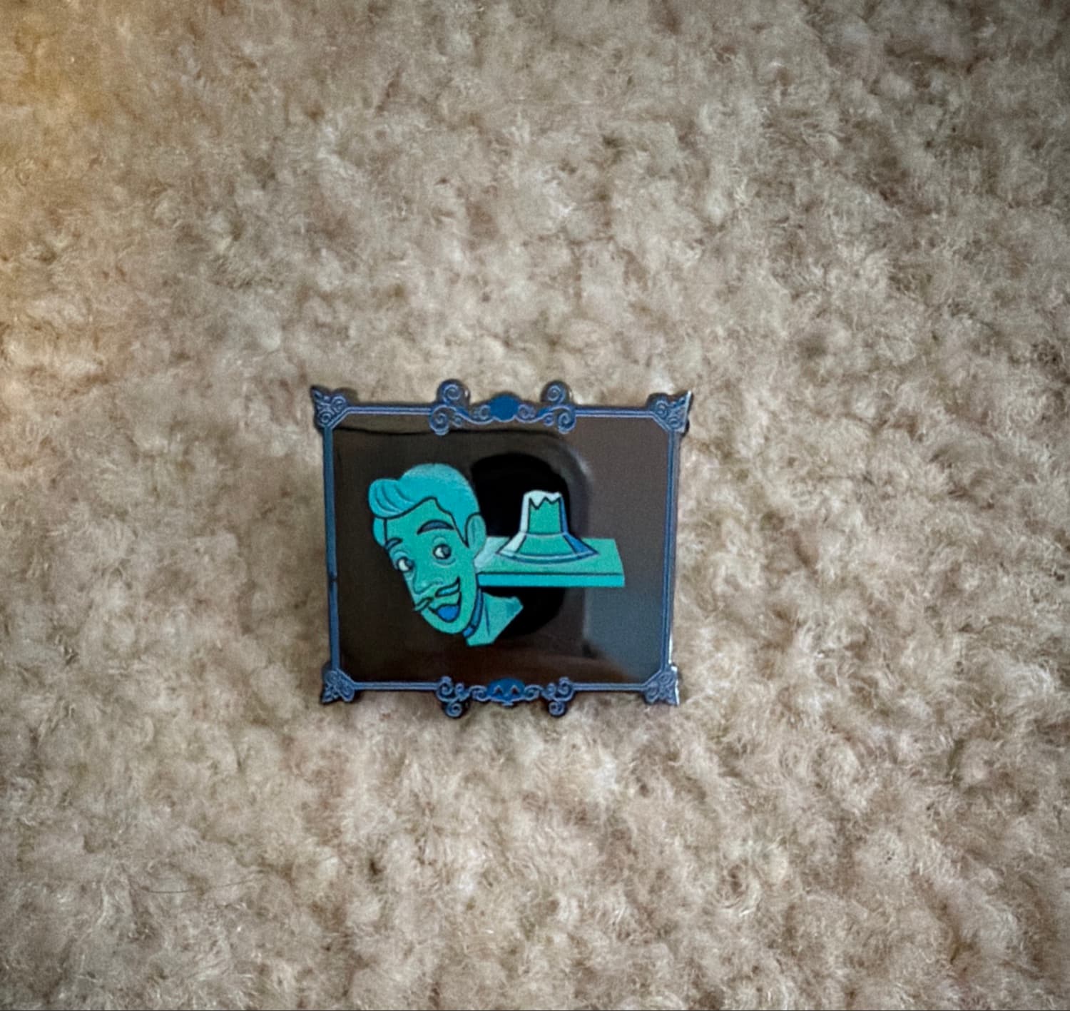Haunted Mansion Stretching Room Portraits Mystery Box Pin - Quicksand Men front