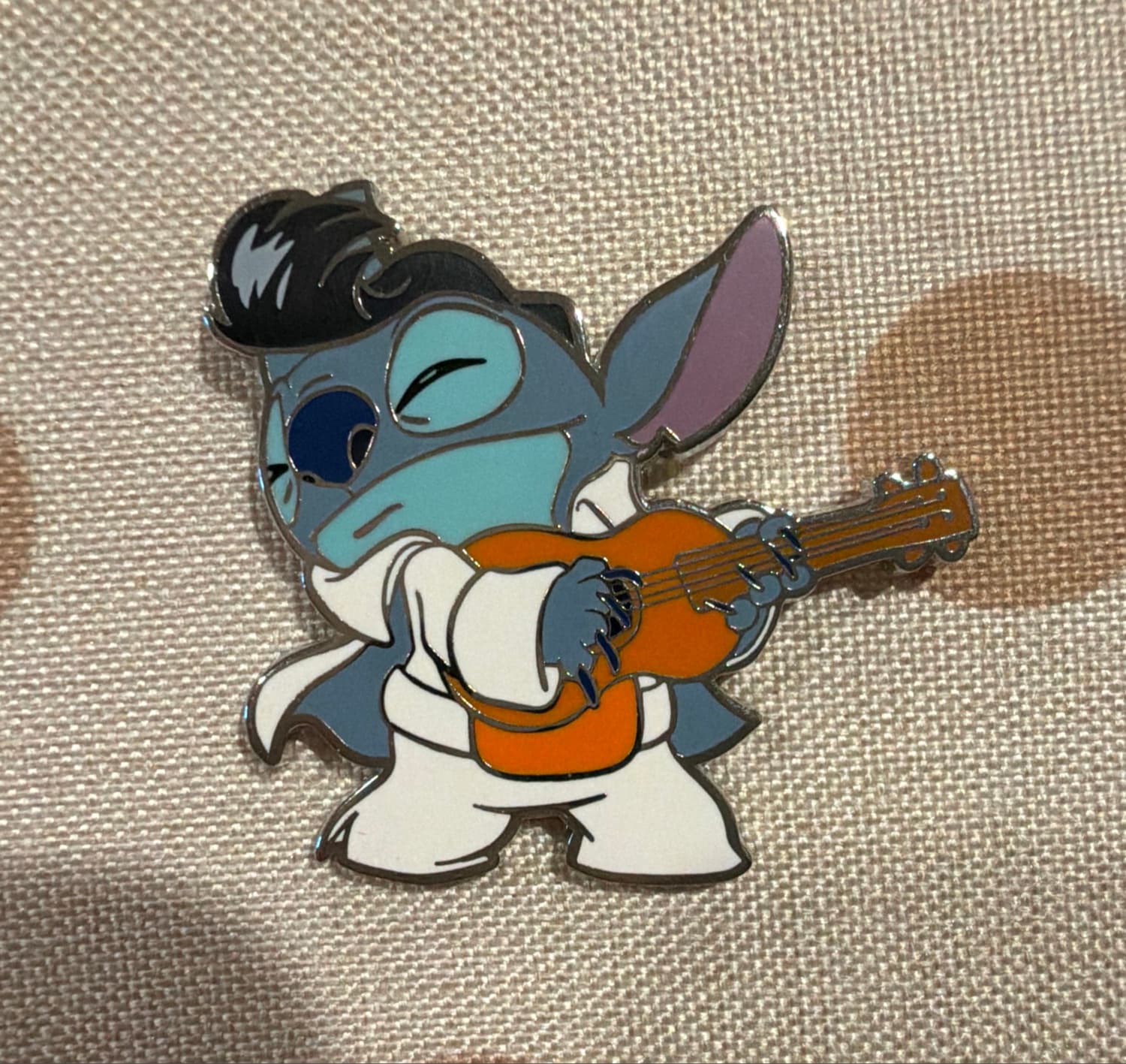 Stitch as Elvis Pin Playing Guitar