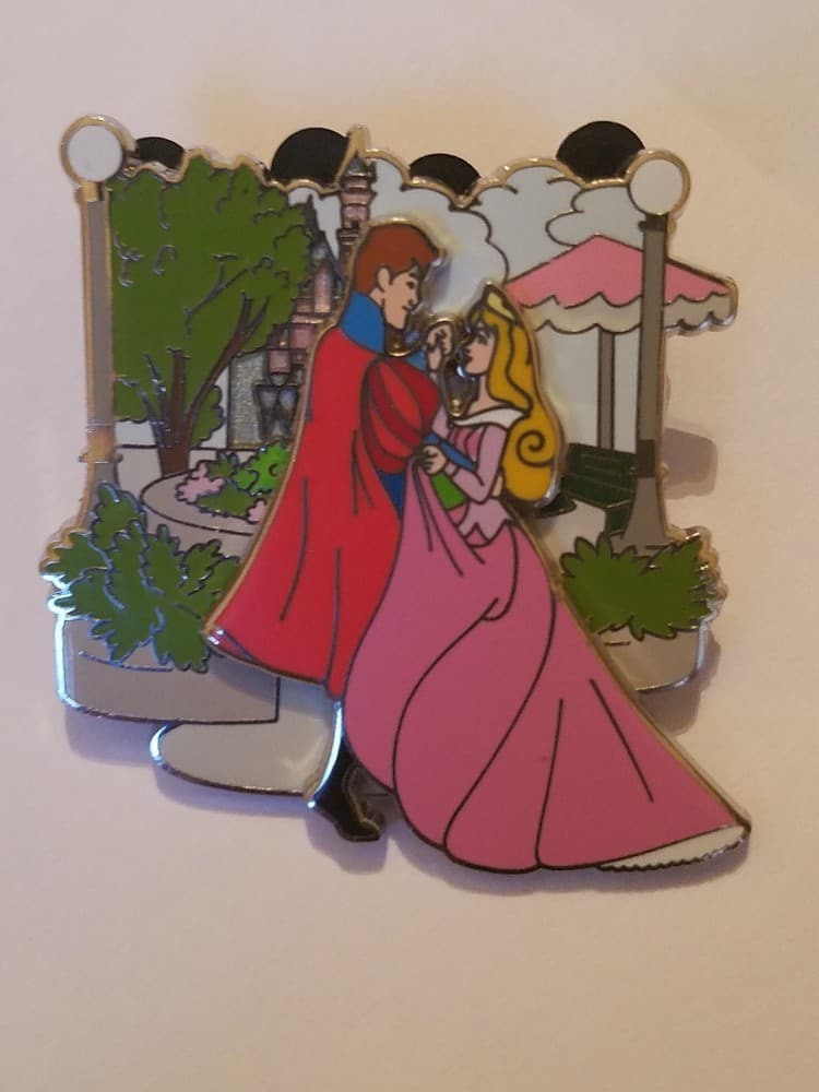 Disneyland Tiered Collection - Sleeping Beauty Castle Courtyard